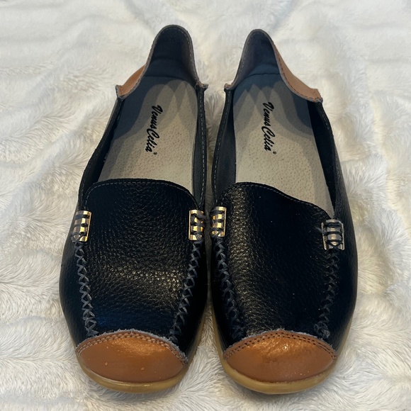 VenusCelia Women's Comfort Walking on Clouds Flat Loafer - Picture 1 of 4